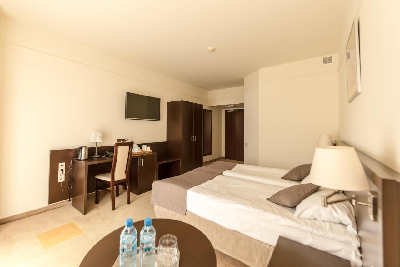 Hotel Elbrus Spa & Wellness Щирк Экстерьер фото