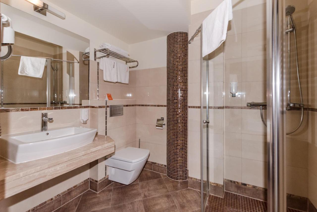 Hotel Elbrus Spa & Wellness Щирк Экстерьер фото
