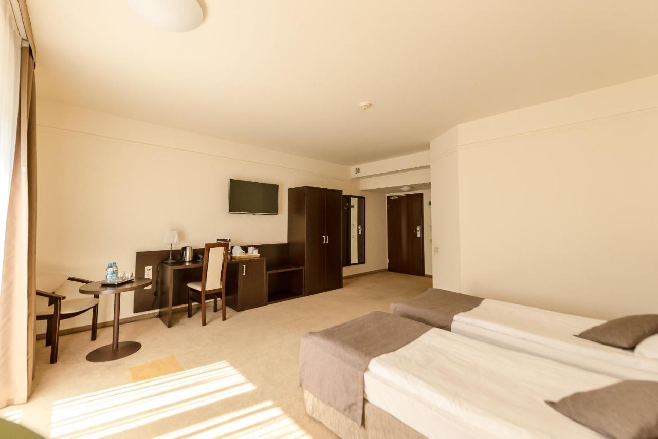Hotel Elbrus Spa & Wellness Щирк Экстерьер фото