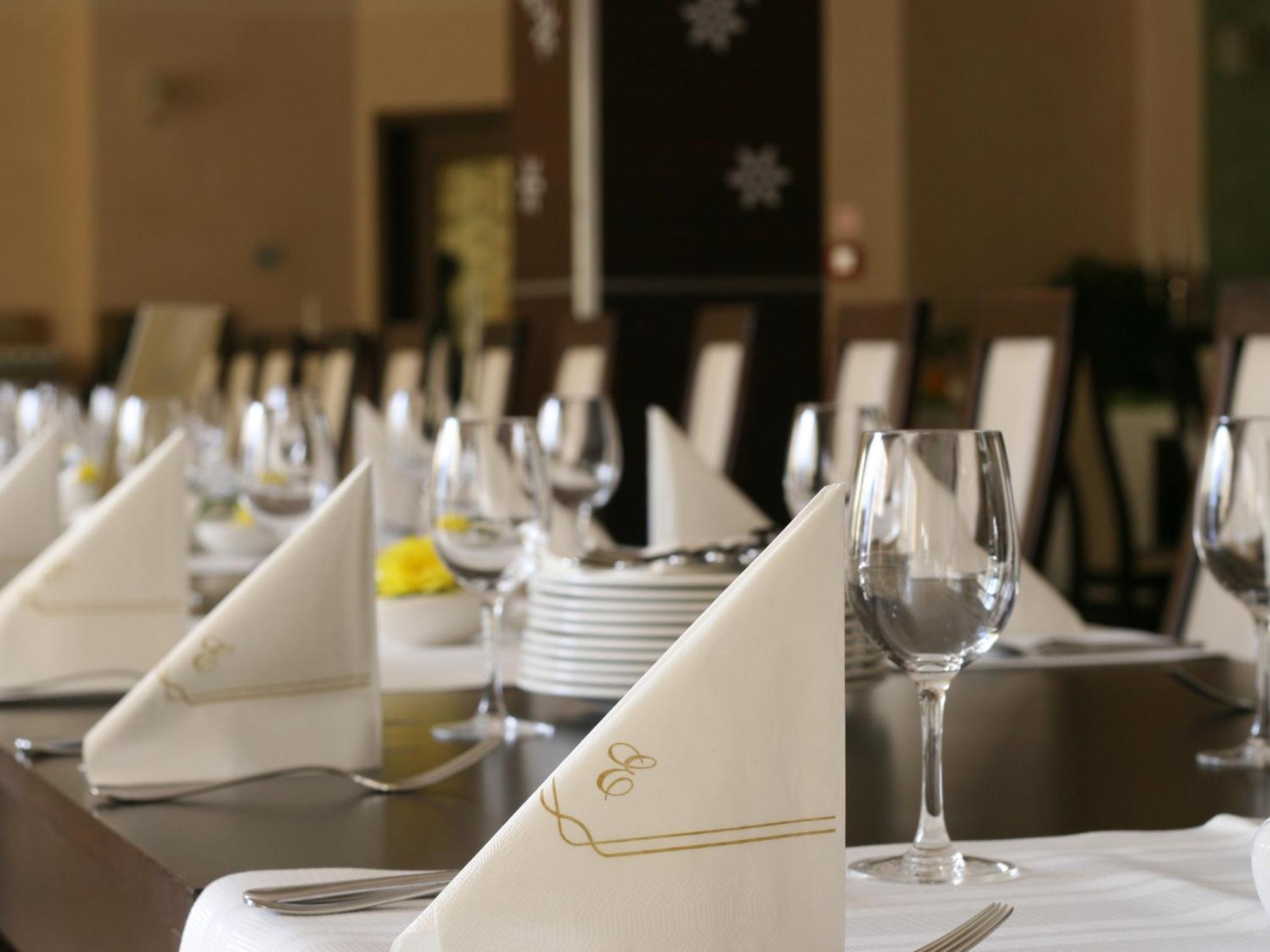Hotel Elbrus Spa & Wellness Щирк Экстерьер фото
