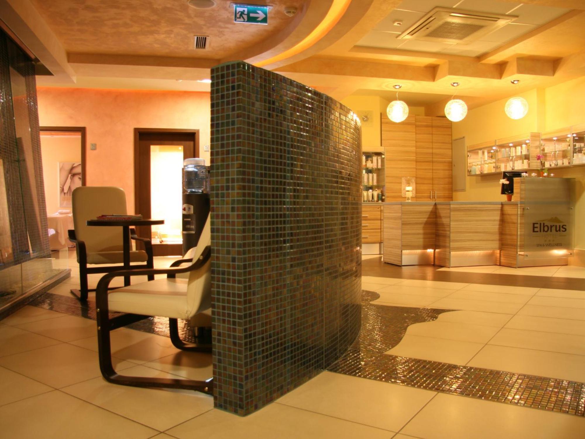 Hotel Elbrus Spa & Wellness Щирк Экстерьер фото