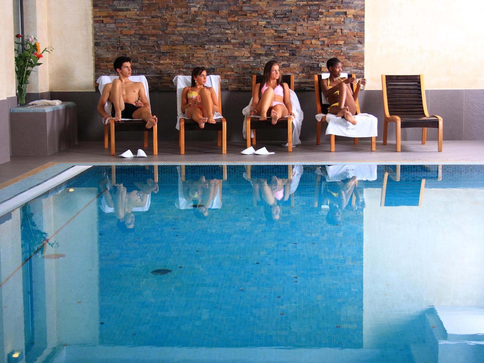 Hotel Elbrus Spa & Wellness Щирк Экстерьер фото