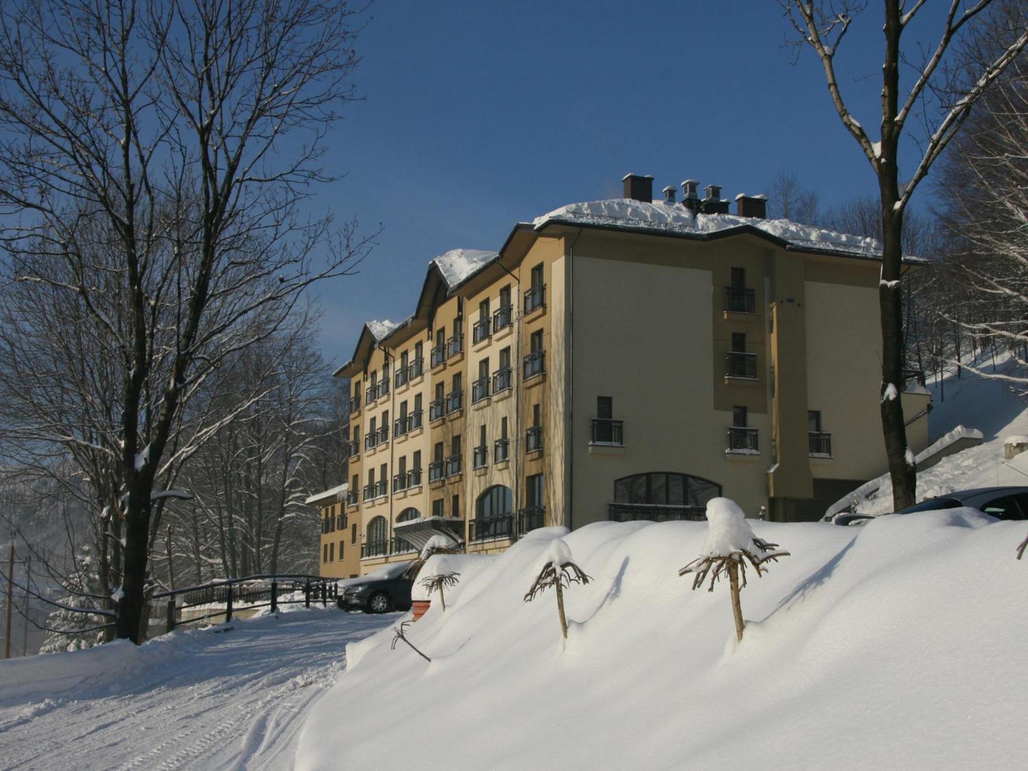 Hotel Elbrus Spa & Wellness Щирк Экстерьер фото