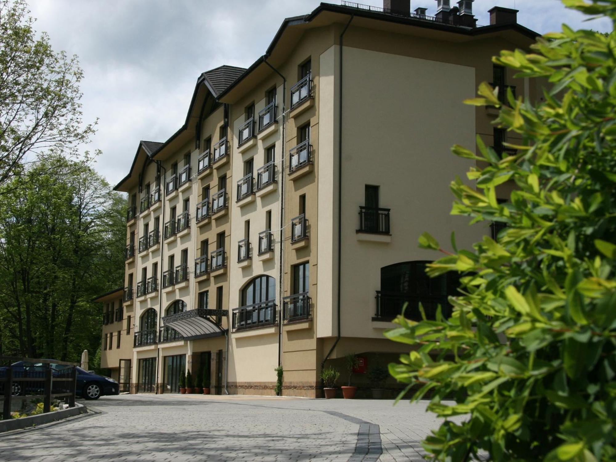 Hotel Elbrus Spa & Wellness Щирк Экстерьер фото