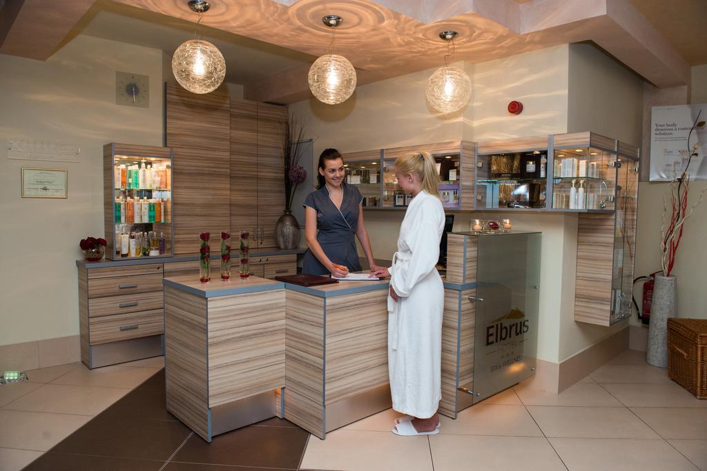 Hotel Elbrus Spa & Wellness Щирк Экстерьер фото