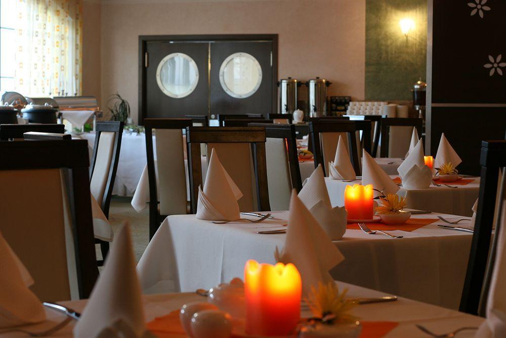 Hotel Elbrus Spa & Wellness Щирк Экстерьер фото
