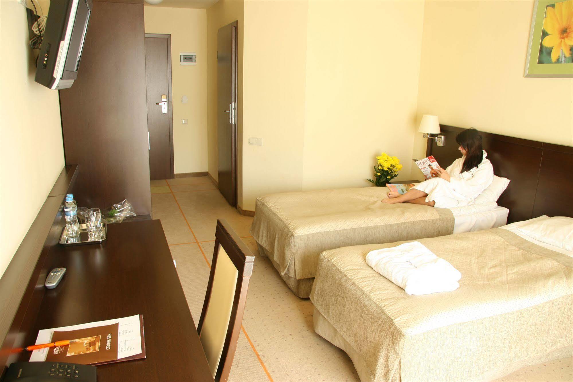 Hotel Elbrus Spa & Wellness Щирк Экстерьер фото