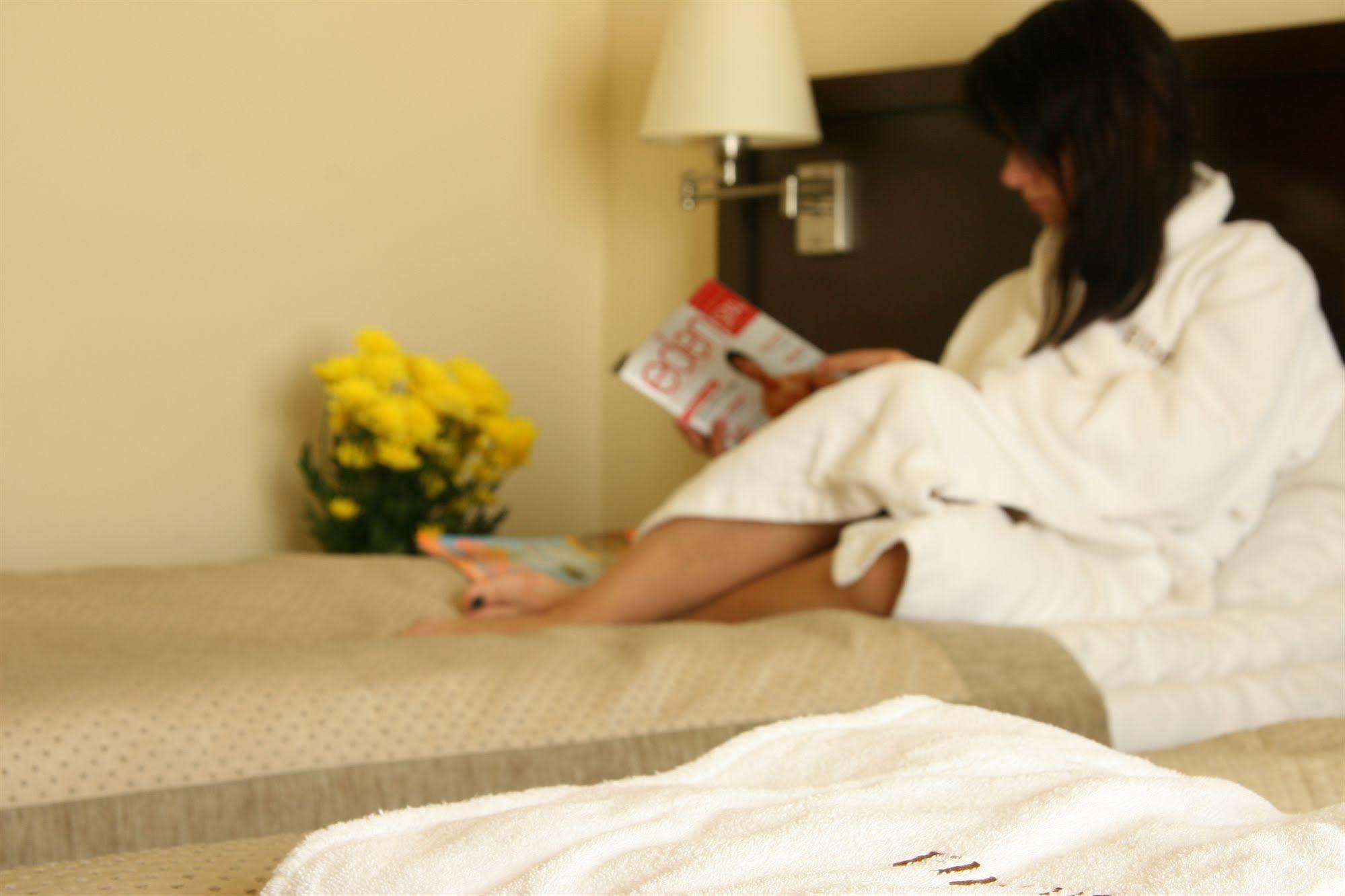 Hotel Elbrus Spa & Wellness Щирк Экстерьер фото